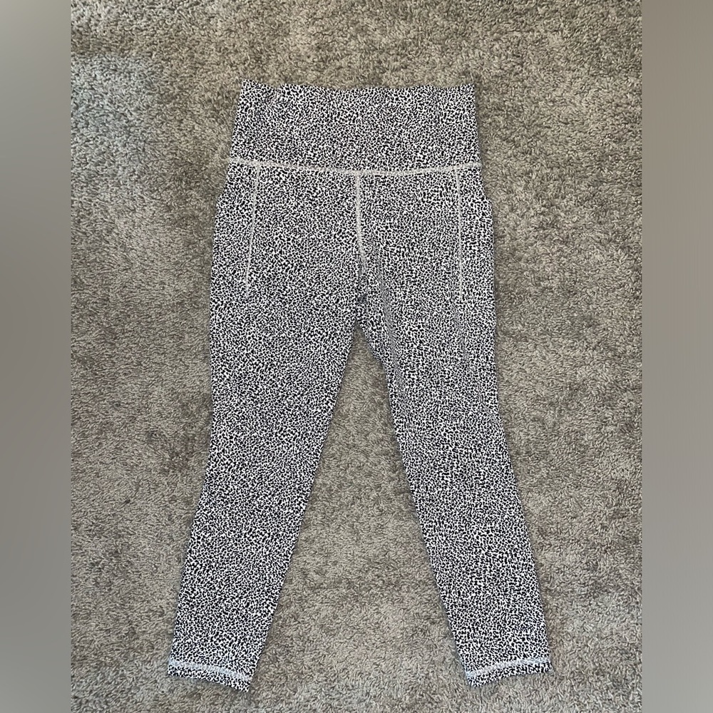 Athleta Salutation Stash II Textured Tight